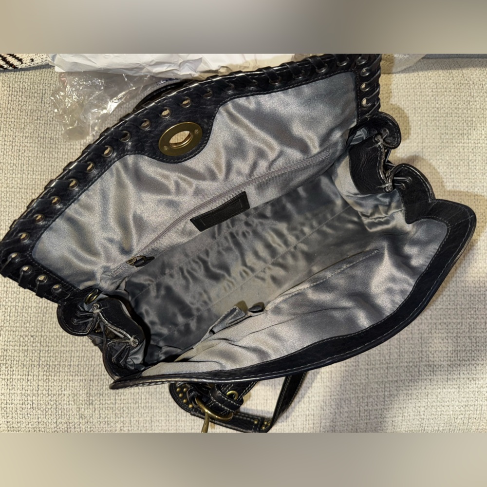Coach Chelsea Abbey Satchel - Picture 6 of 9